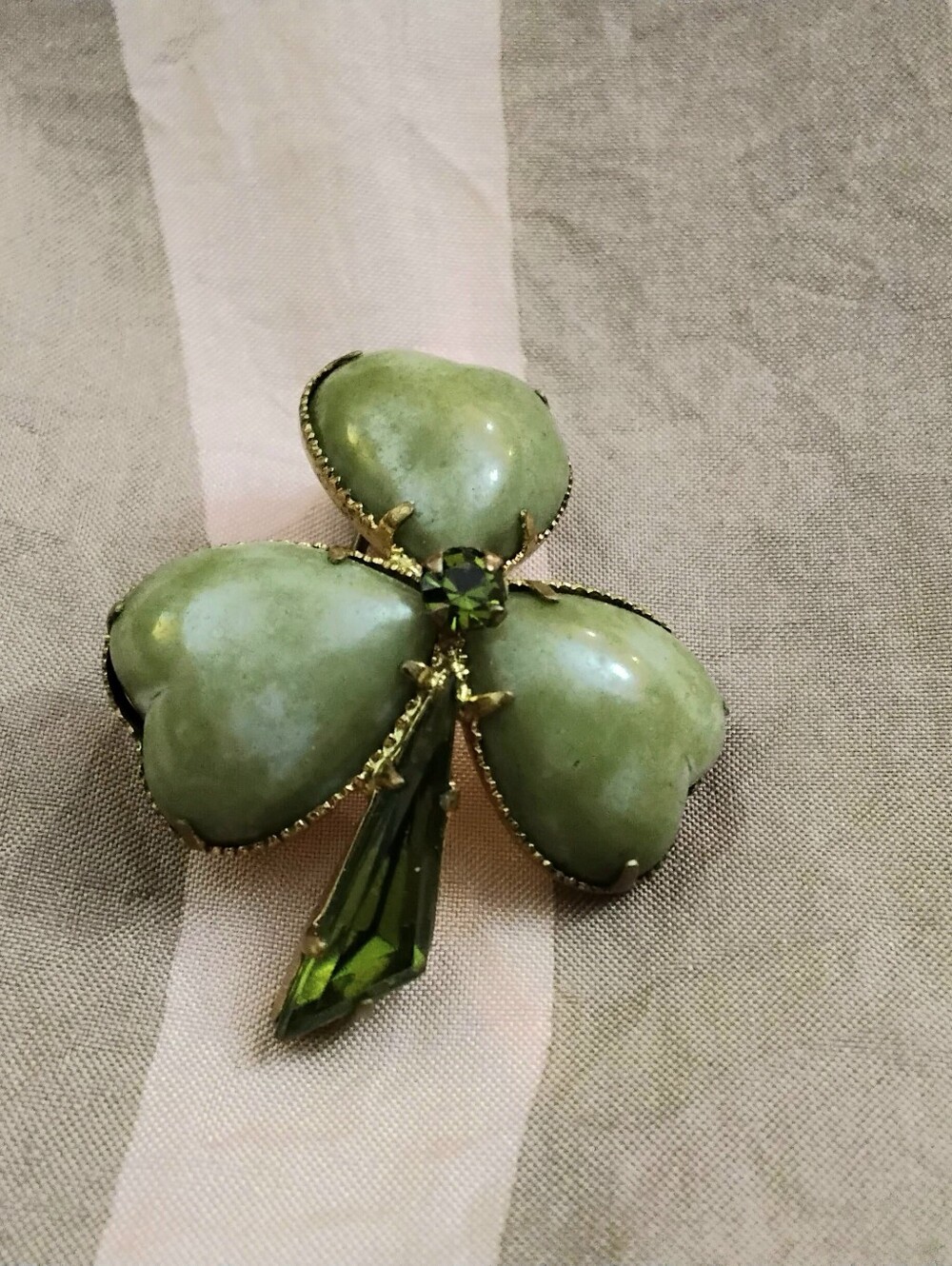 Vintage Shamrock  Brooch Faux Marble